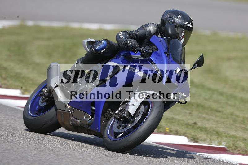 /Archiv-2025/49 26.08.2025 Cornu Master School ADR/blau-bleu/0-5